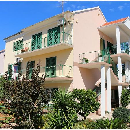 Apartments Lujo พรีมอชเตน ภายนอก รูปภาพ