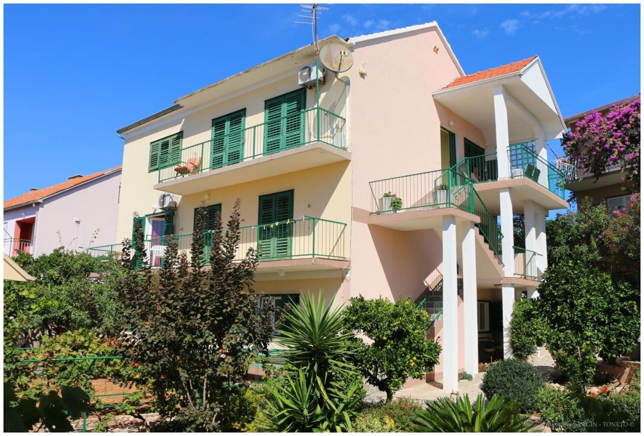 Apartments Lujo พรีมอชเตน ภายนอก รูปภาพ