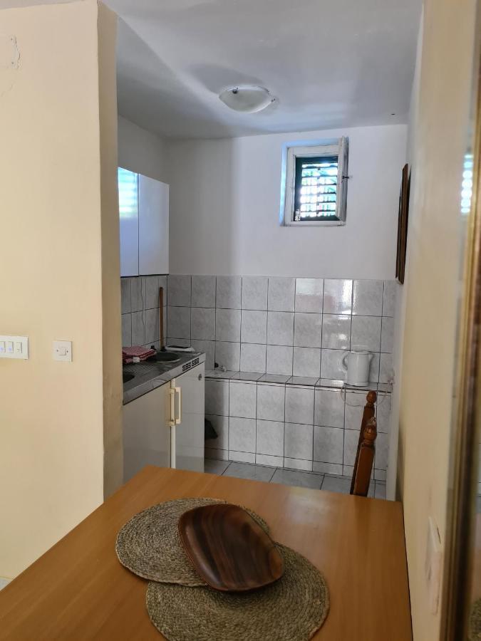 Apartments Lujo พรีมอชเตน ภายนอก รูปภาพ