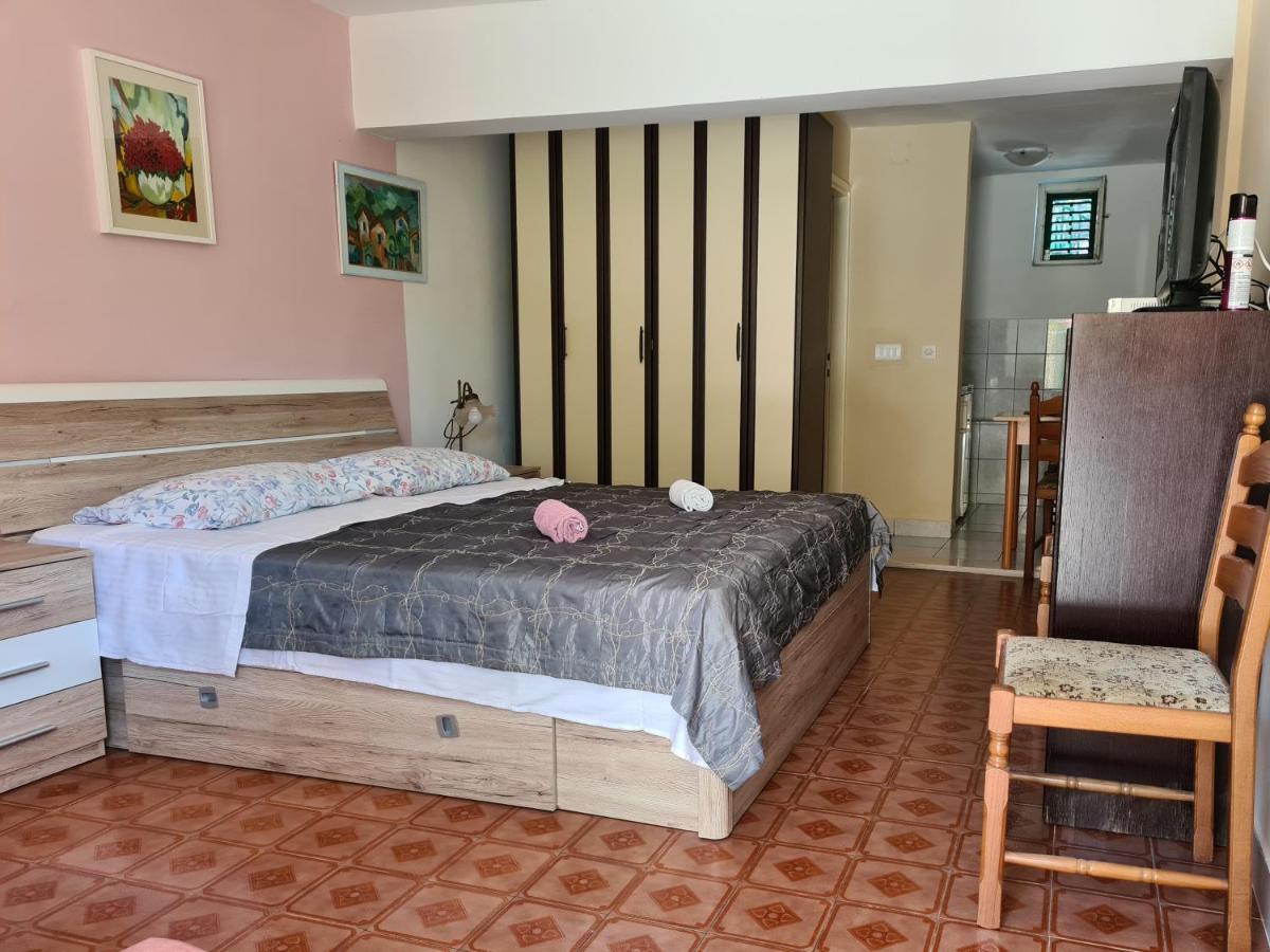 Apartments Lujo พรีมอชเตน ภายนอก รูปภาพ